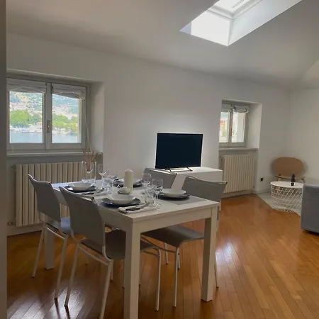 Casa Di Gio - Comfy Attic Apartamento Malgrate